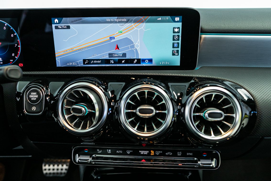 MERCEDES-BENZ Clase A A35 AMG 4MATIC 7G-DCT 306 CV