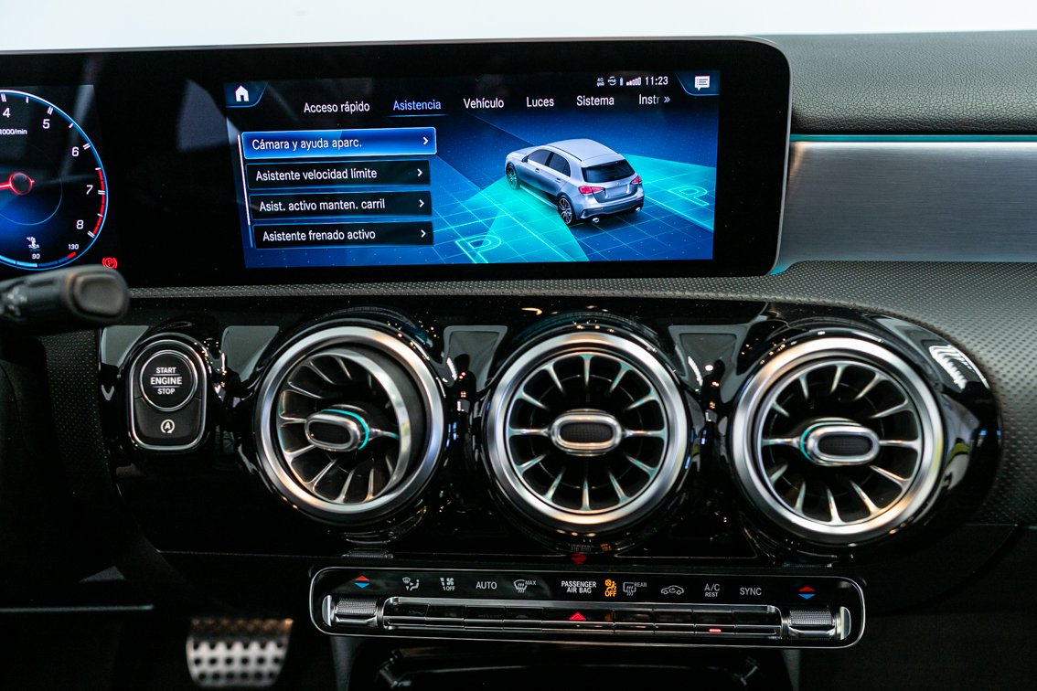 MERCEDES-BENZ Clase A A35 AMG 4MATIC 7G-DCT 306 CV