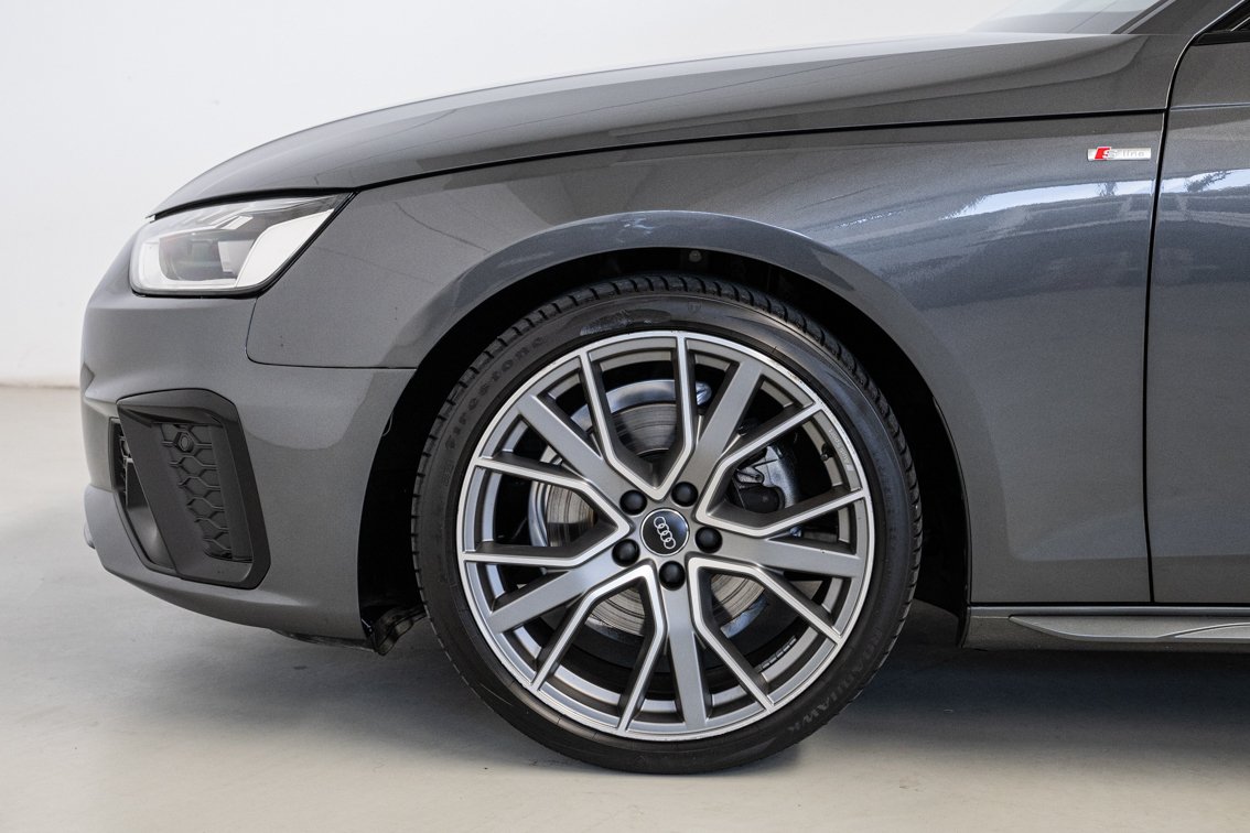 AUDI A4 Avant BLACK LINE 35 TFSI 150 CV