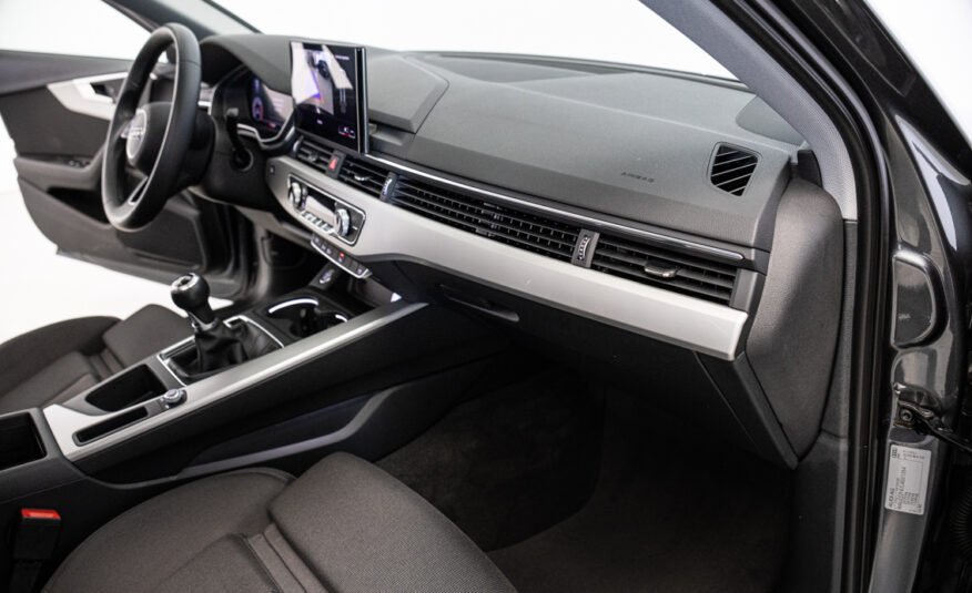 AUDI A4 Avant BLACK LINE 35 TFSI 150 CV