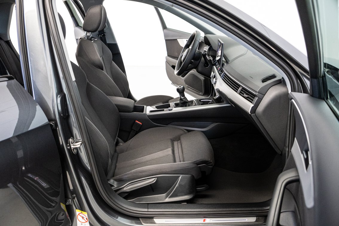 AUDI A4 Avant BLACK LINE 35 TFSI 150 CV