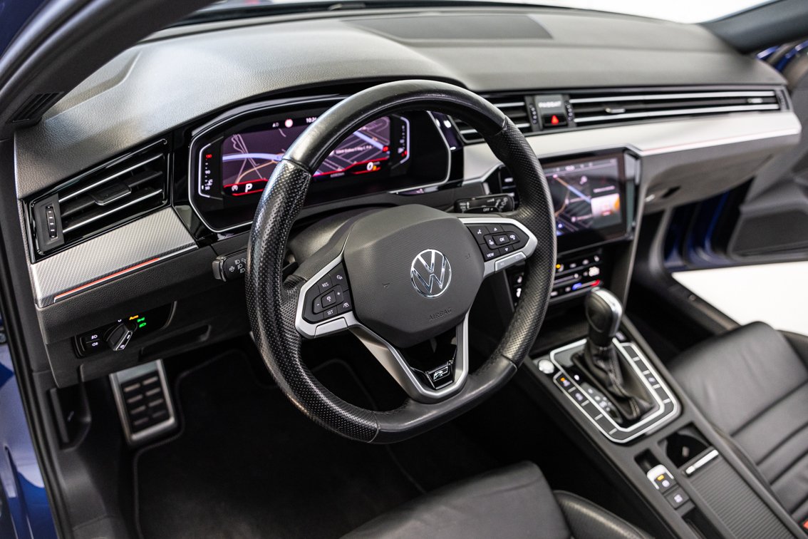 VOLKSWAGEN Passat Variant R LINE 2.0 TSI DSG 190 CV