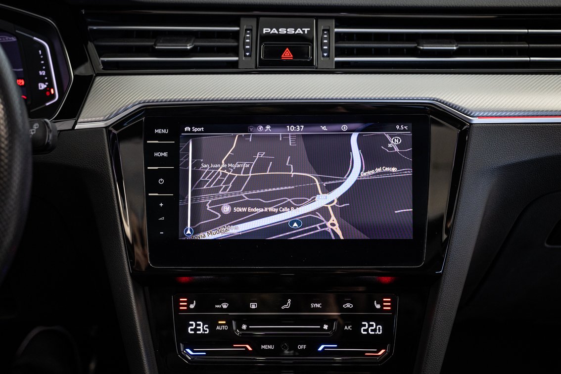 VOLKSWAGEN Passat Variant R LINE 2.0 TSI DSG 190 CV