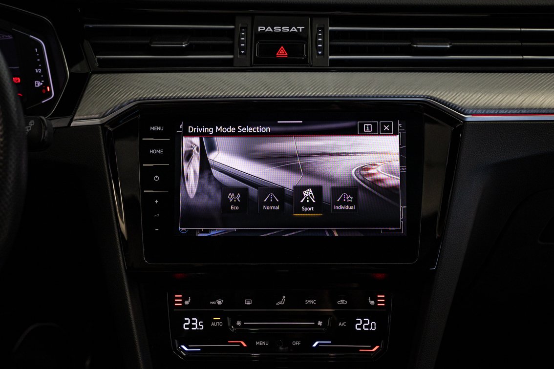 VOLKSWAGEN Passat Variant R LINE 2.0 TSI DSG 190 CV