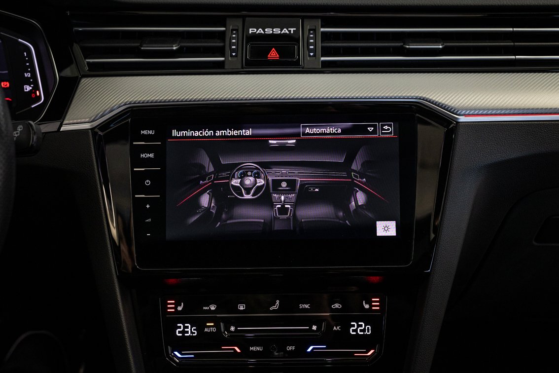 VOLKSWAGEN Passat Variant R LINE 2.0 TSI DSG 190 CV