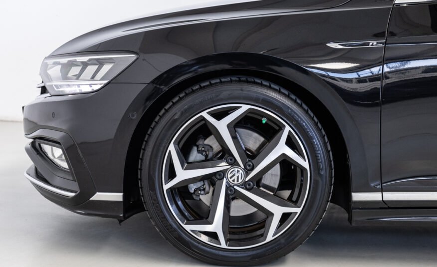 VOLKSWAGEN Passat Variant R LINE 2.0 TDI 150 CV