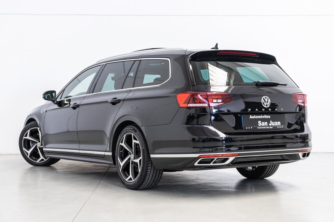 VOLKSWAGEN Passat Variant R LINE 2.0 TDI 150 CV