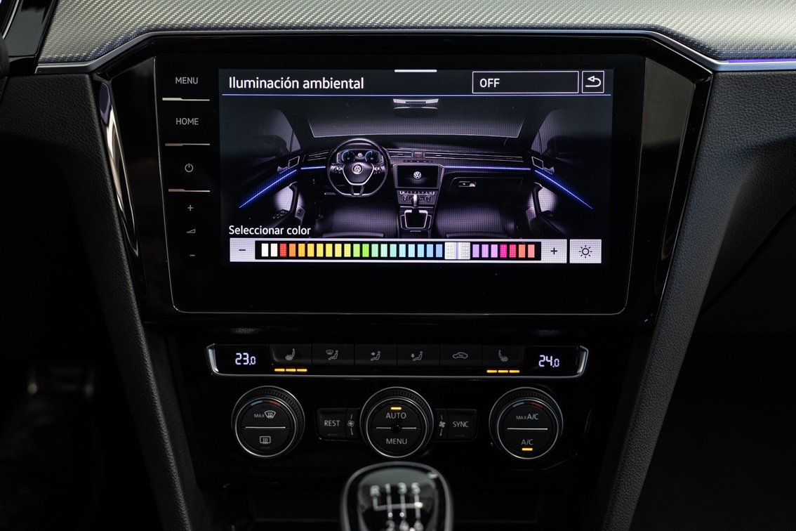 VOLKSWAGEN Passat Variant R LINE 2.0 TDI 150 CV