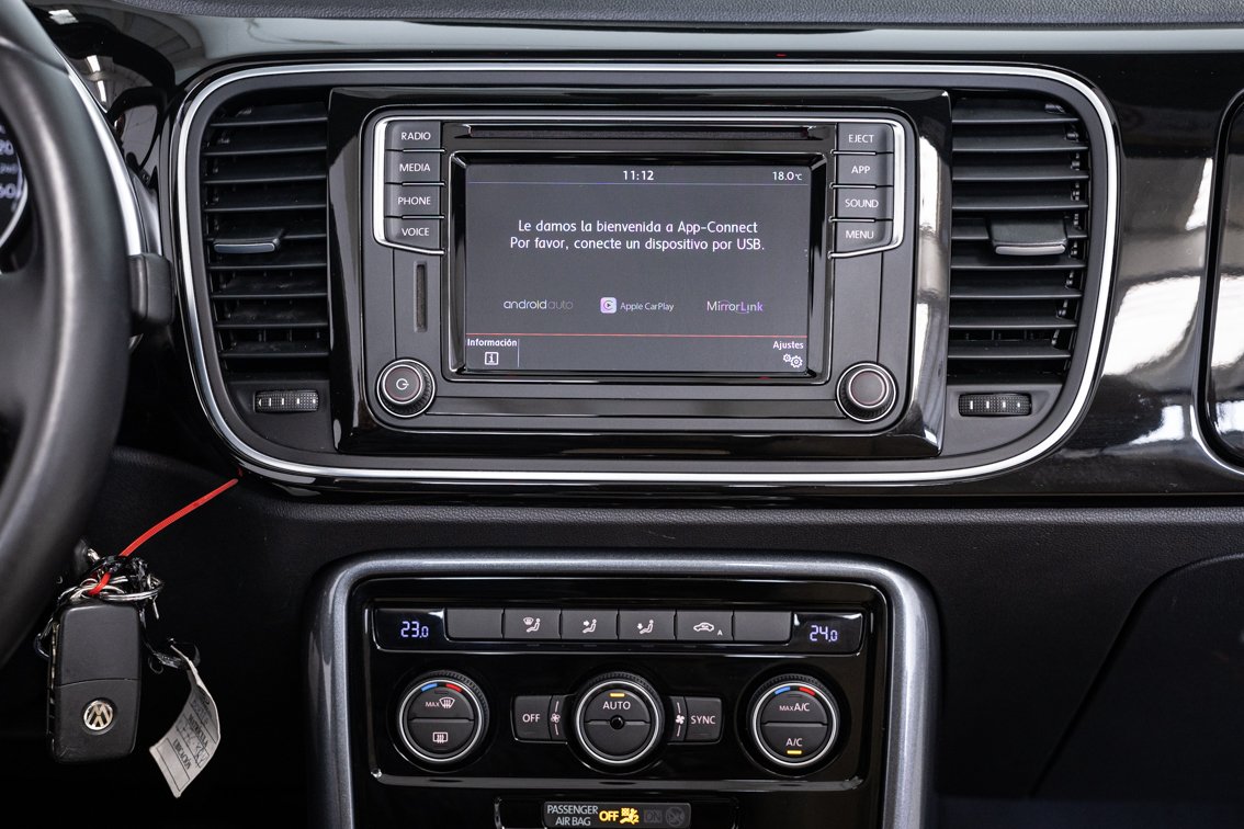 VOLKSWAGEN BEETLE CABRIO DESIGN 2.0 TDI 110 CV