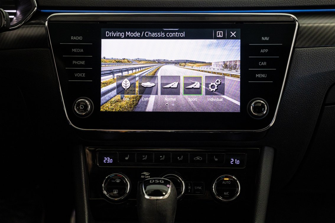 SKODA SUPERB COMBI SPORTLINE 1.4 TSI DSG PHEV 218 CV
