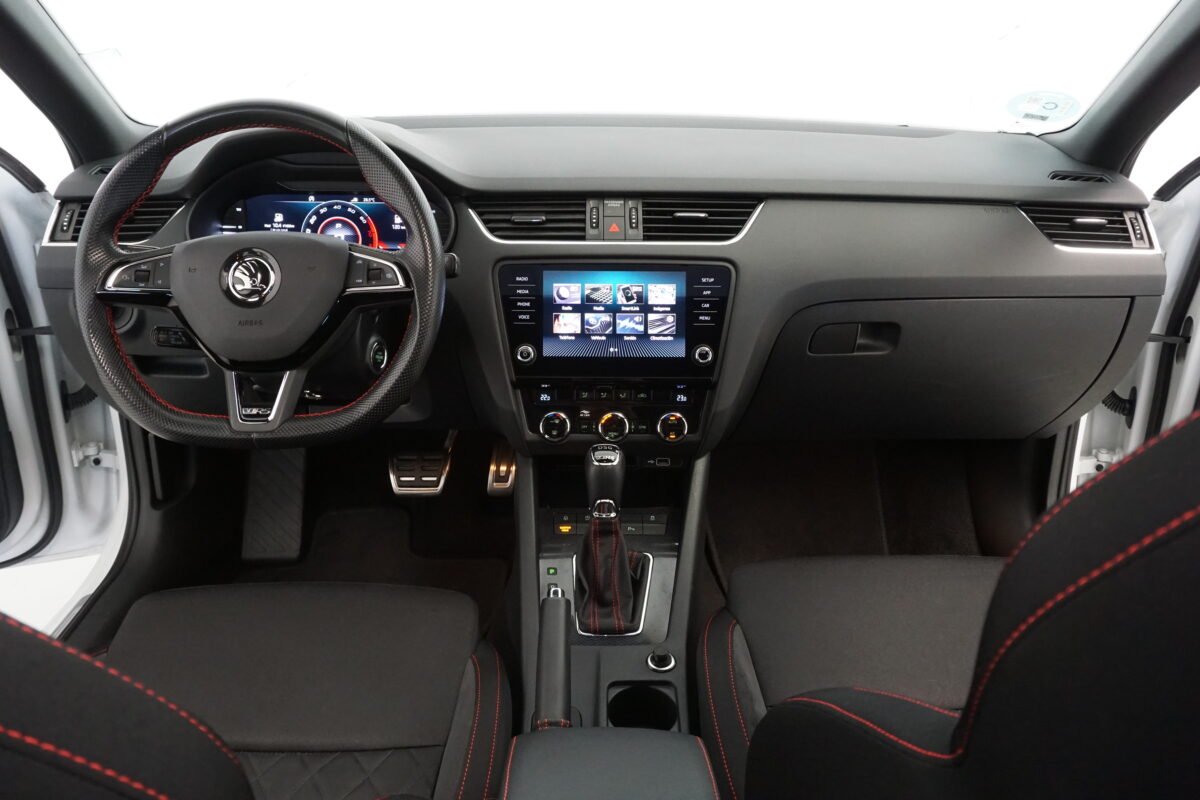 SKODA OCTAVIA COMBI RS 2.0 TSI DSG 245 CV