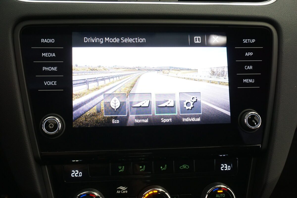 SKODA OCTAVIA COMBI RS 2.0 TSI DSG 245 CV