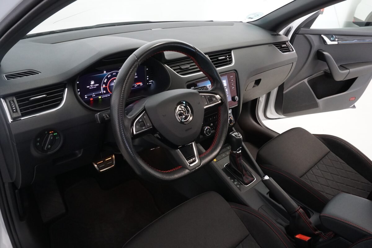 SKODA OCTAVIA COMBI RS 2.0 TSI DSG 245 CV