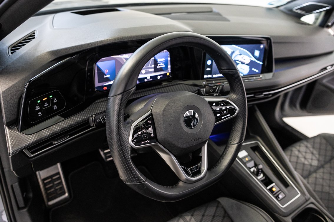 VOLKSWAGEN Golf R LINE 1.5 ETSI DSG 150 CV