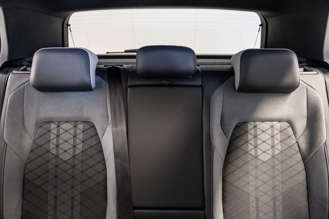 VOLKSWAGEN Golf R LINE 1.5 ETSI DSG 150 CV