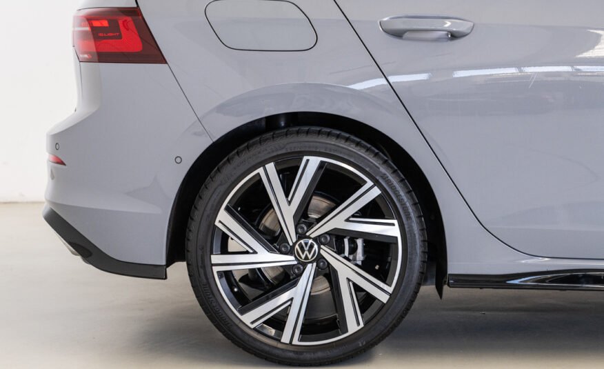 VOLKSWAGEN Golf R LINE 1.5 ETSI DSG 150 CV