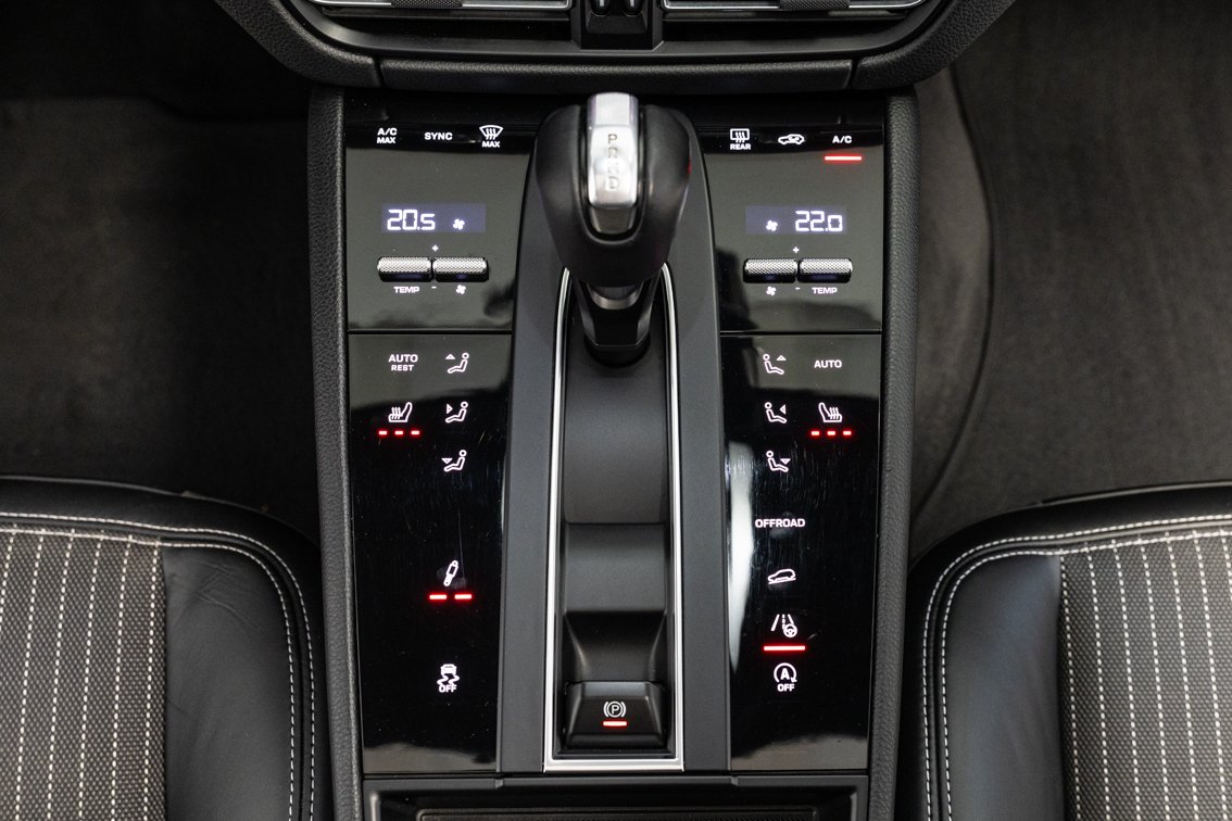 PORSCHE Macan T PDK 265 CV