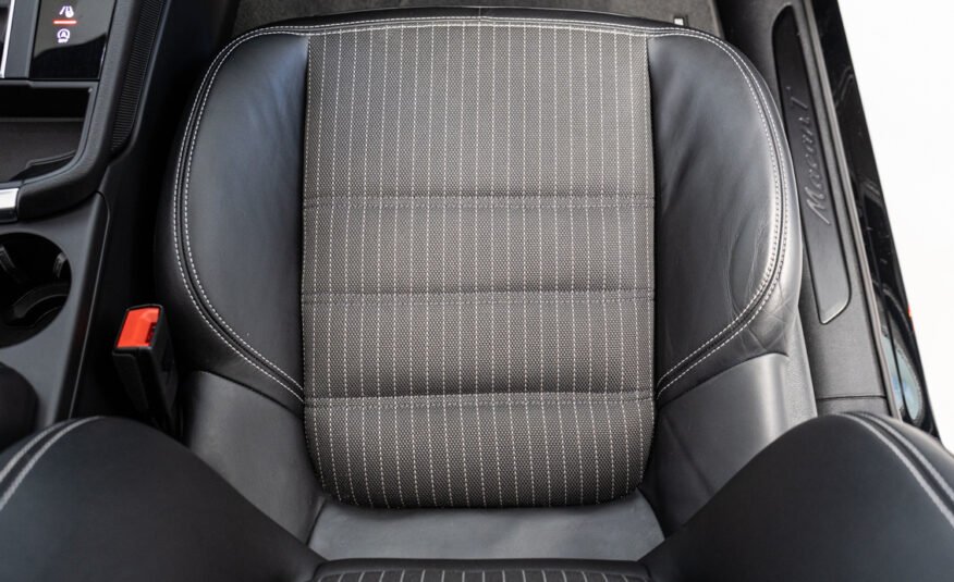 PORSCHE Macan T PDK 265 CV