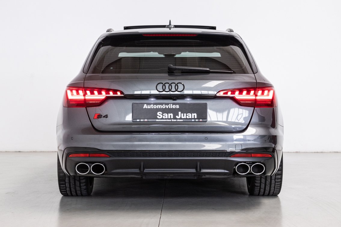 AUDI A4 Avant BLACK LINE 35 TDI S TRONIC 163 CV