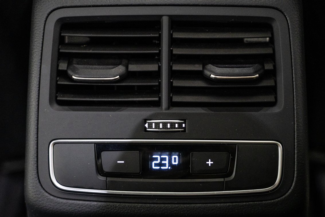 AUDI A4 Avant BLACK LINE 35 TDI S TRONIC 163 CV