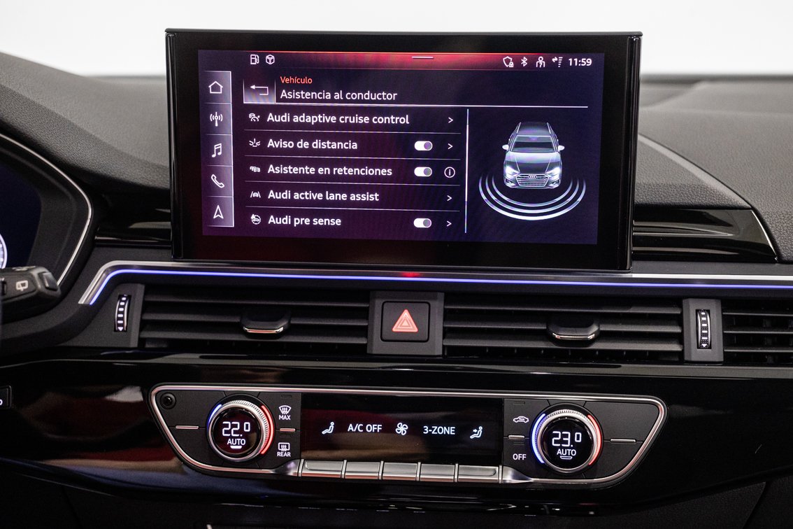 AUDI A4 Avant BLACK LINE 35 TDI S TRONIC 163 CV