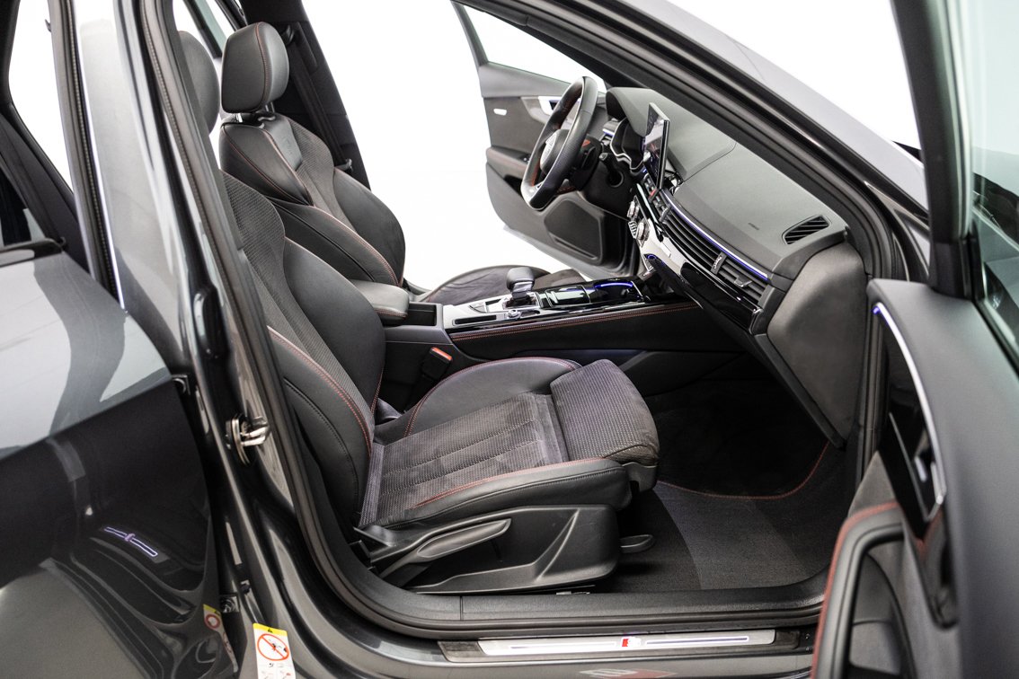 AUDI A4 Avant BLACK LINE 35 TDI S TRONIC 163 CV