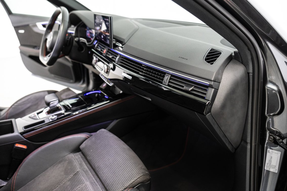 AUDI A4 Avant BLACK LINE 35 TDI S TRONIC 163 CV