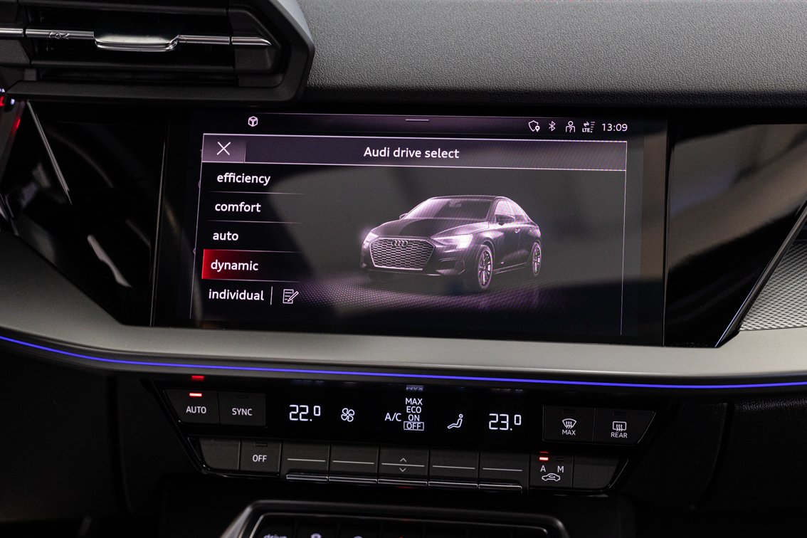 AUDI A3 Sedán BLACK LINE 35 TDI S TRONIC 150 CV