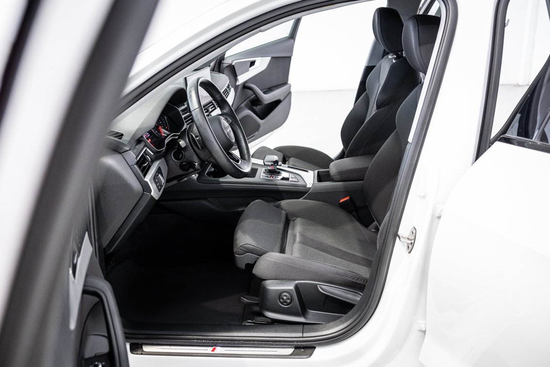 AUDI A4 Avant BLACK LINE 35 TDI S TRONIC 163 CV