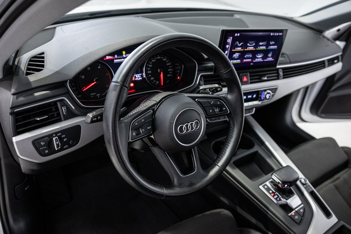 AUDI A4 Avant BLACK LINE 35 TDI S TRONIC 163 CV