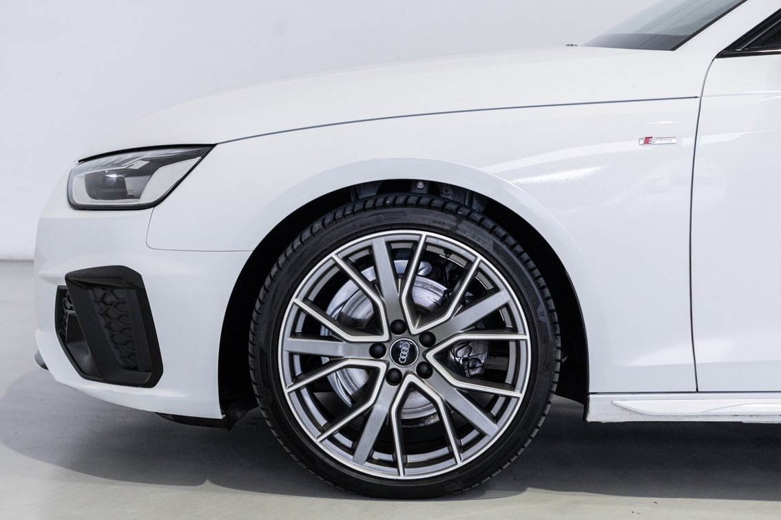 AUDI A4 Avant BLACK LINE 35 TDI S TRONIC 163 CV