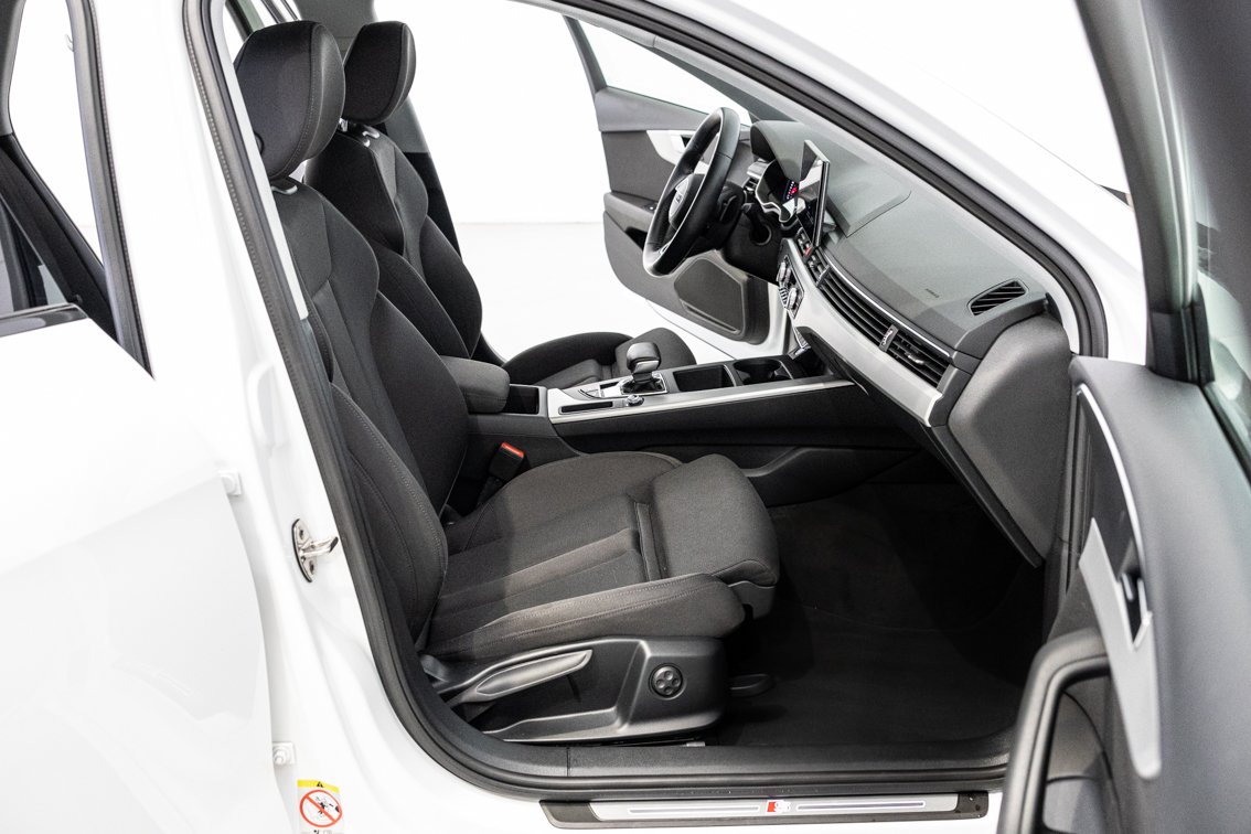 AUDI A4 Avant BLACK LINE 35 TDI S TRONIC 163 CV