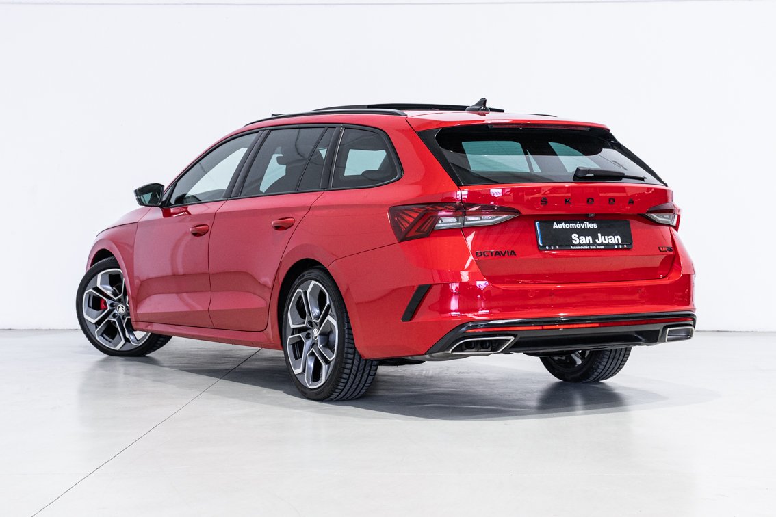 SKODA OCTAVIA COMBI RS 2.0 TDI DSG 200 CV