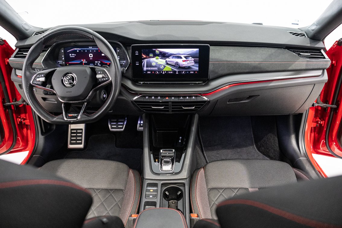 SKODA OCTAVIA COMBI RS 2.0 TDI DSG 200 CV