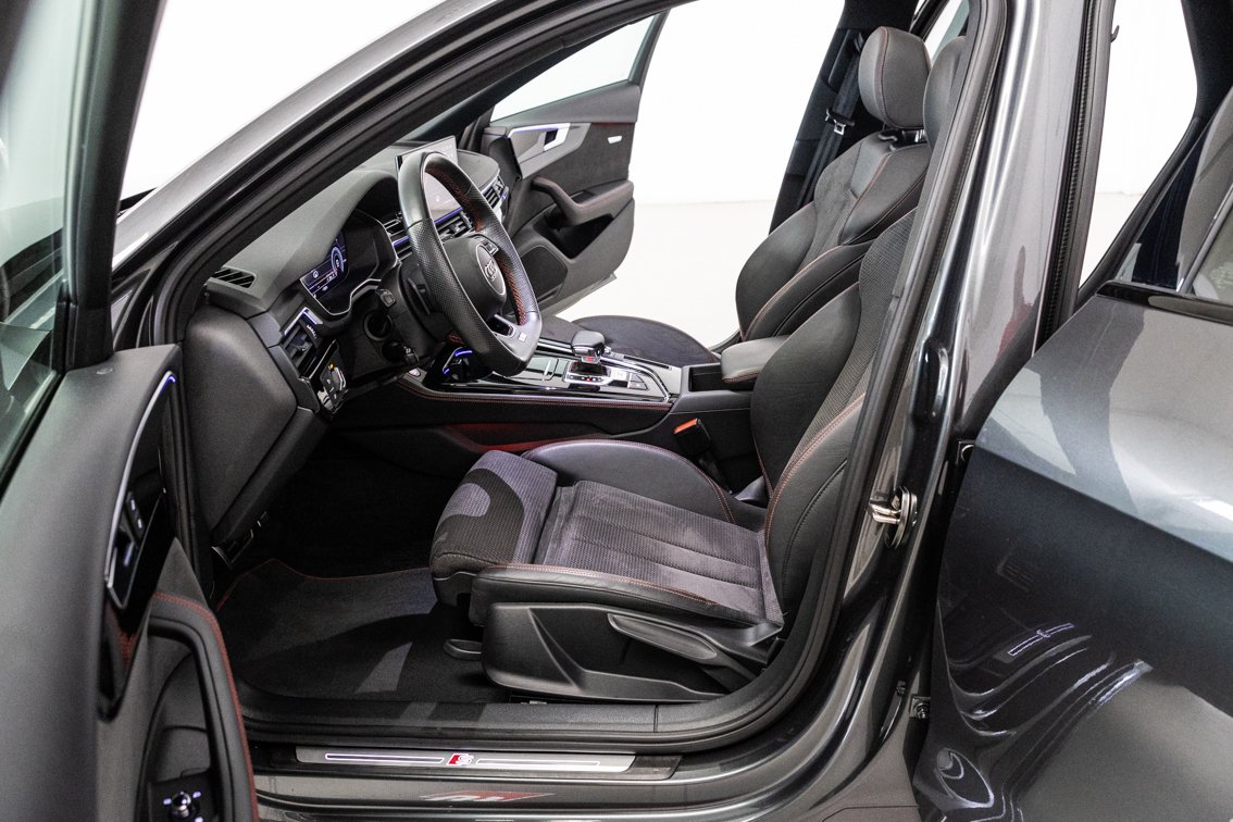 AUDI A4 Avant BLACK LINE 35 TDI S TRONIC 163 CV