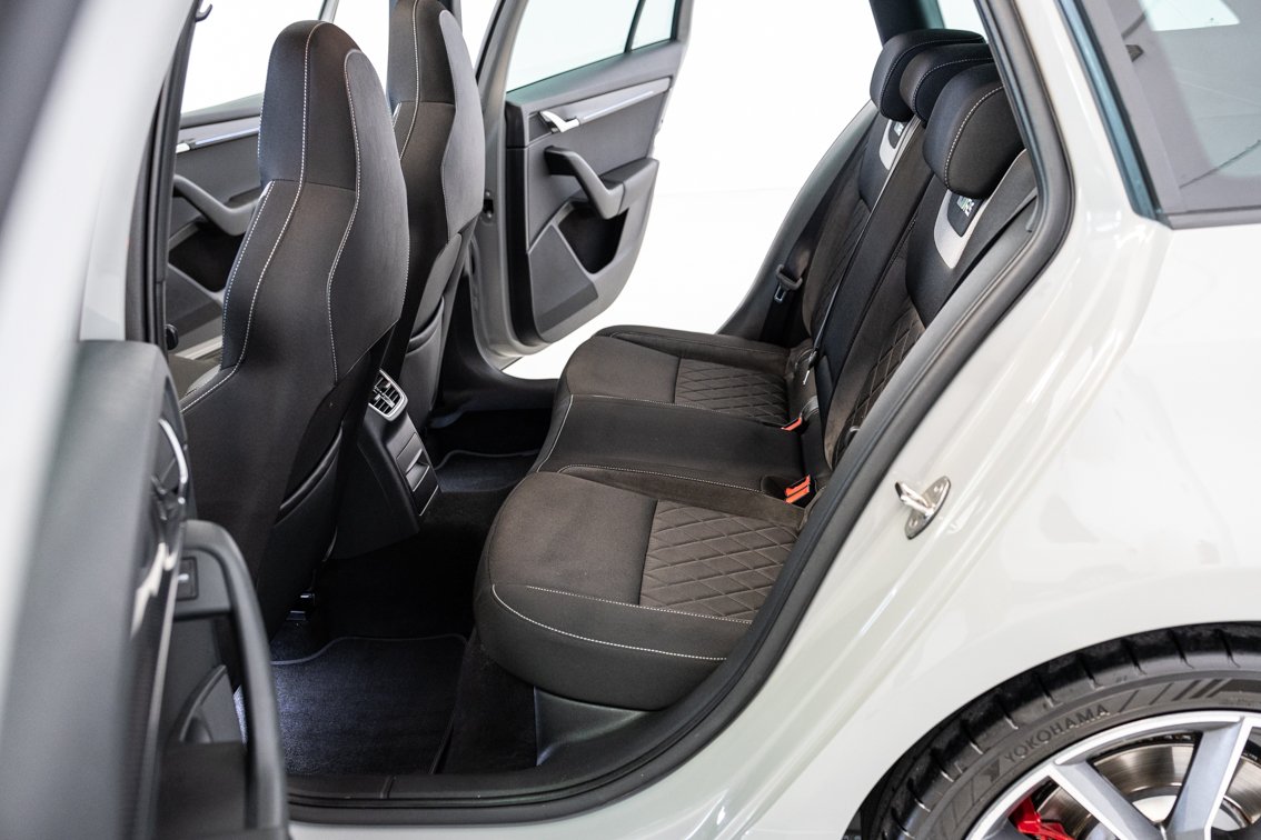 SKODA OCTAVIA COMBI RS 2.0 TSI DSG 245 CV