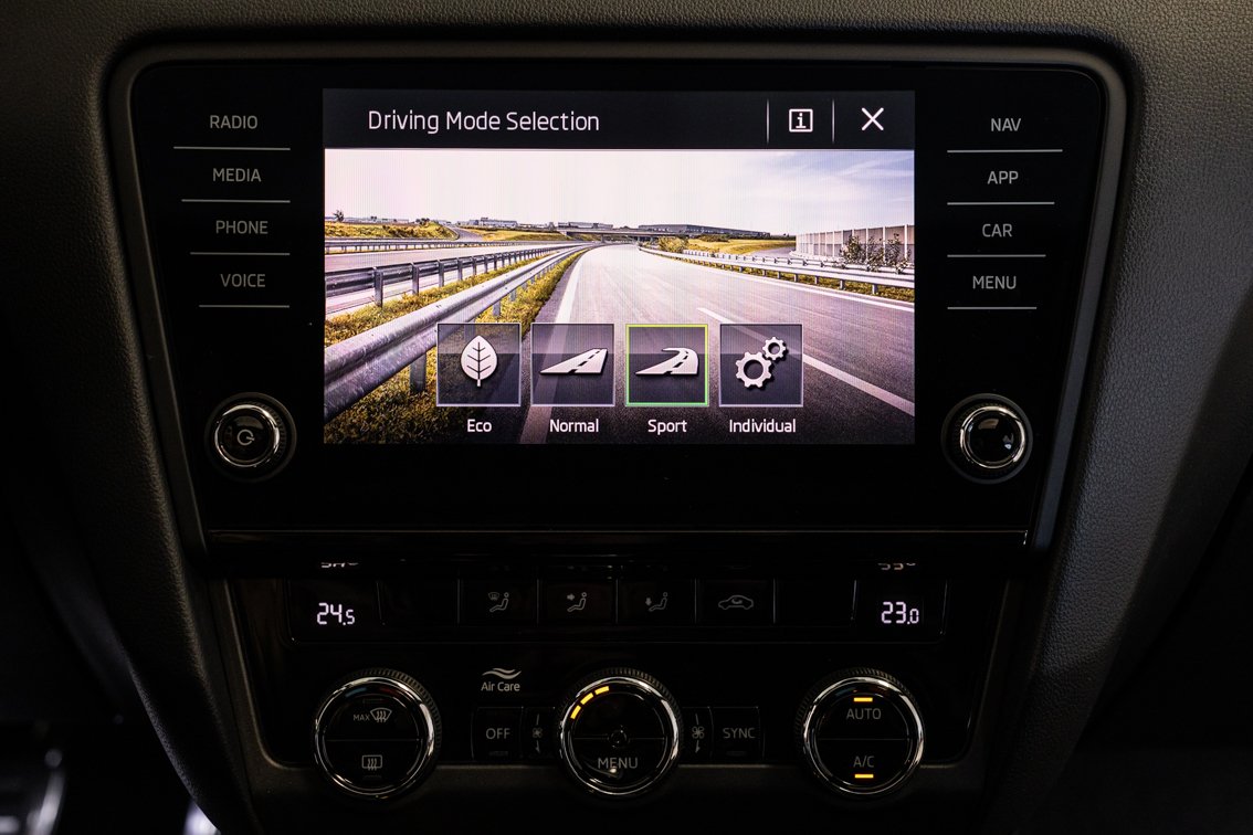 SKODA OCTAVIA COMBI RS 2.0 TSI DSG 245 CV