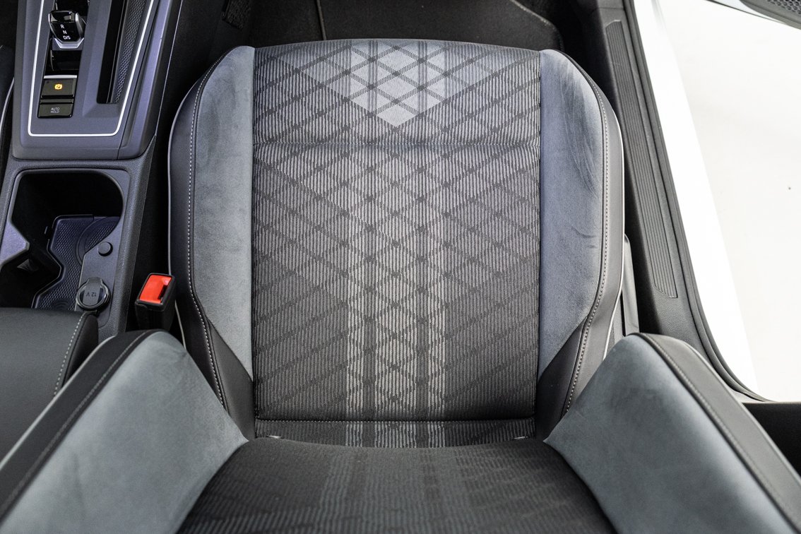 VOLKSWAGEN Golf R LINE 1.5 ETSI DSG 150 CV