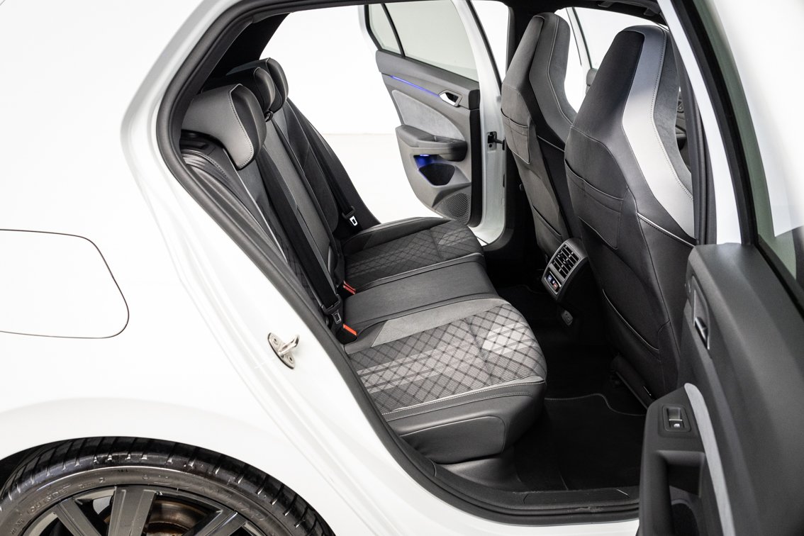 VOLKSWAGEN Golf R LINE 1.5 ETSI DSG 150 CV