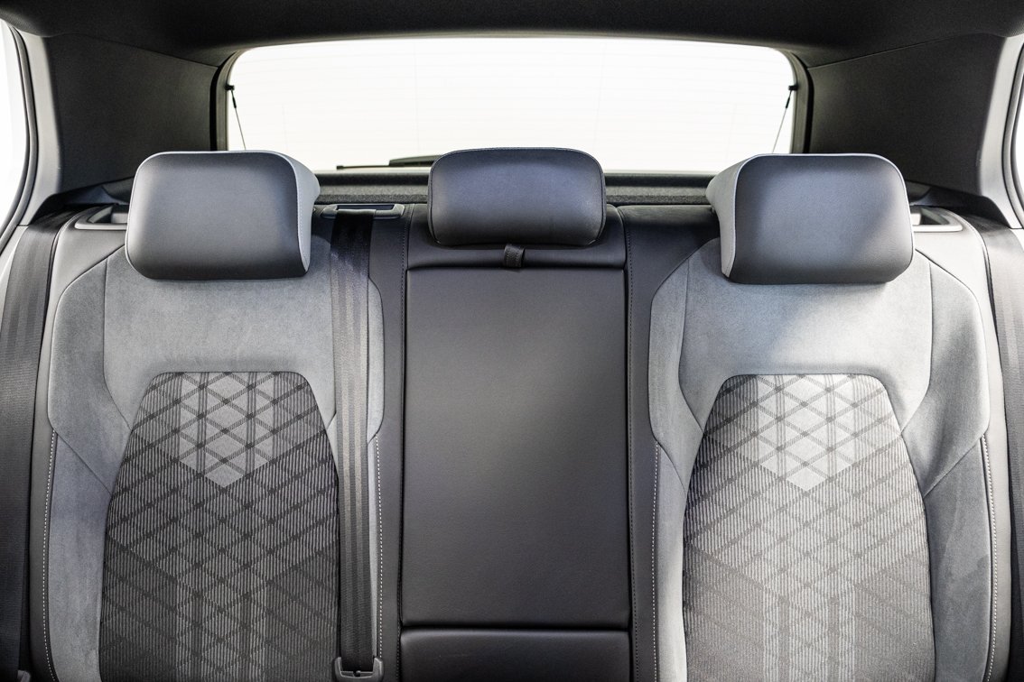 VOLKSWAGEN Golf R LINE 1.5 ETSI DSG 150 CV