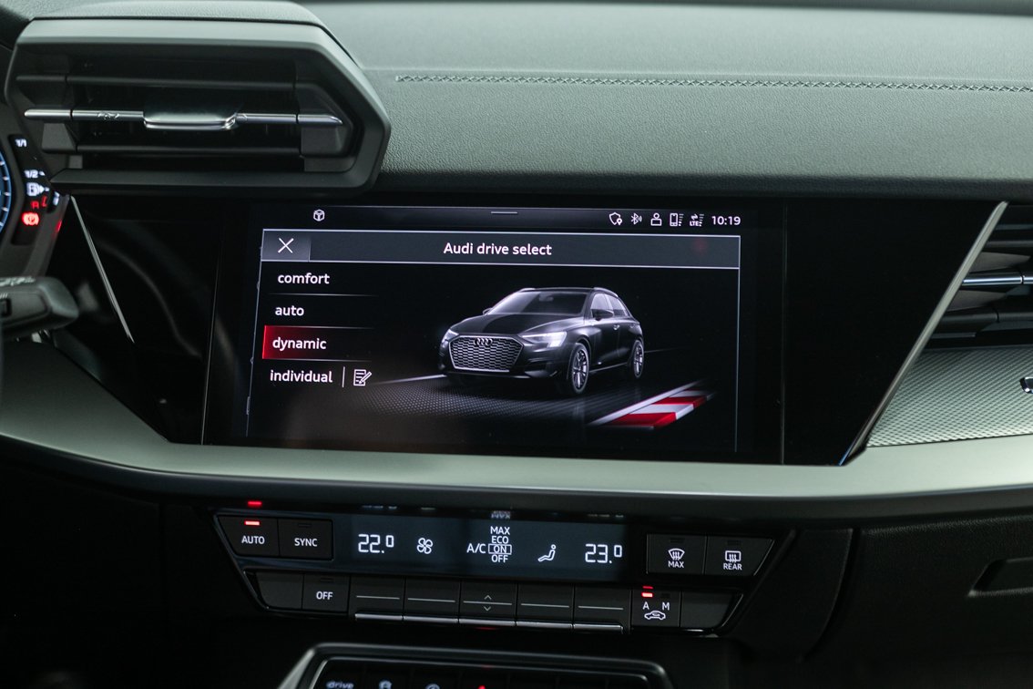 AUDI A3 SPORTBACK S LINE 30 TDI 116 CV