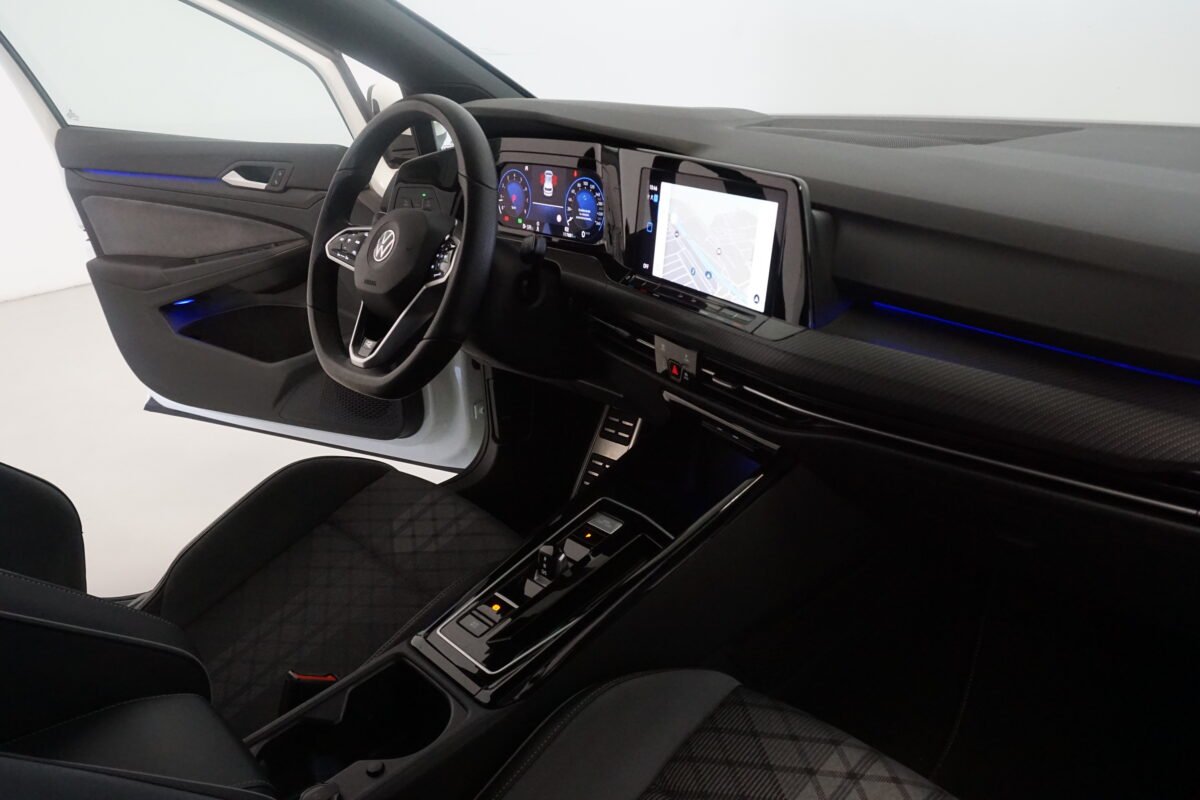 VOLKSWAGEN Golf R LINE 1.5 ETSI DSG 130 CV
