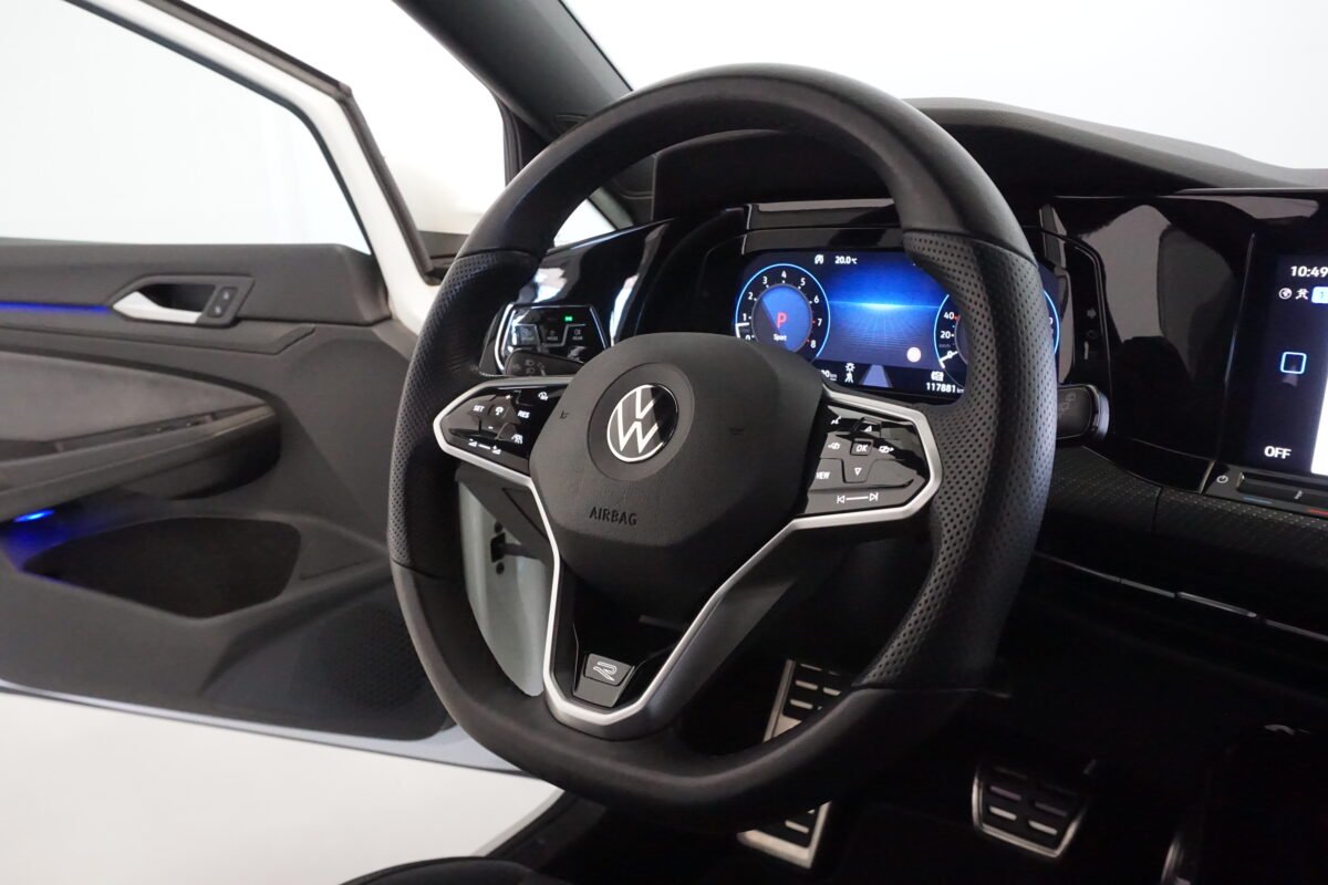 VOLKSWAGEN Golf R LINE 1.5 ETSI DSG 130 CV