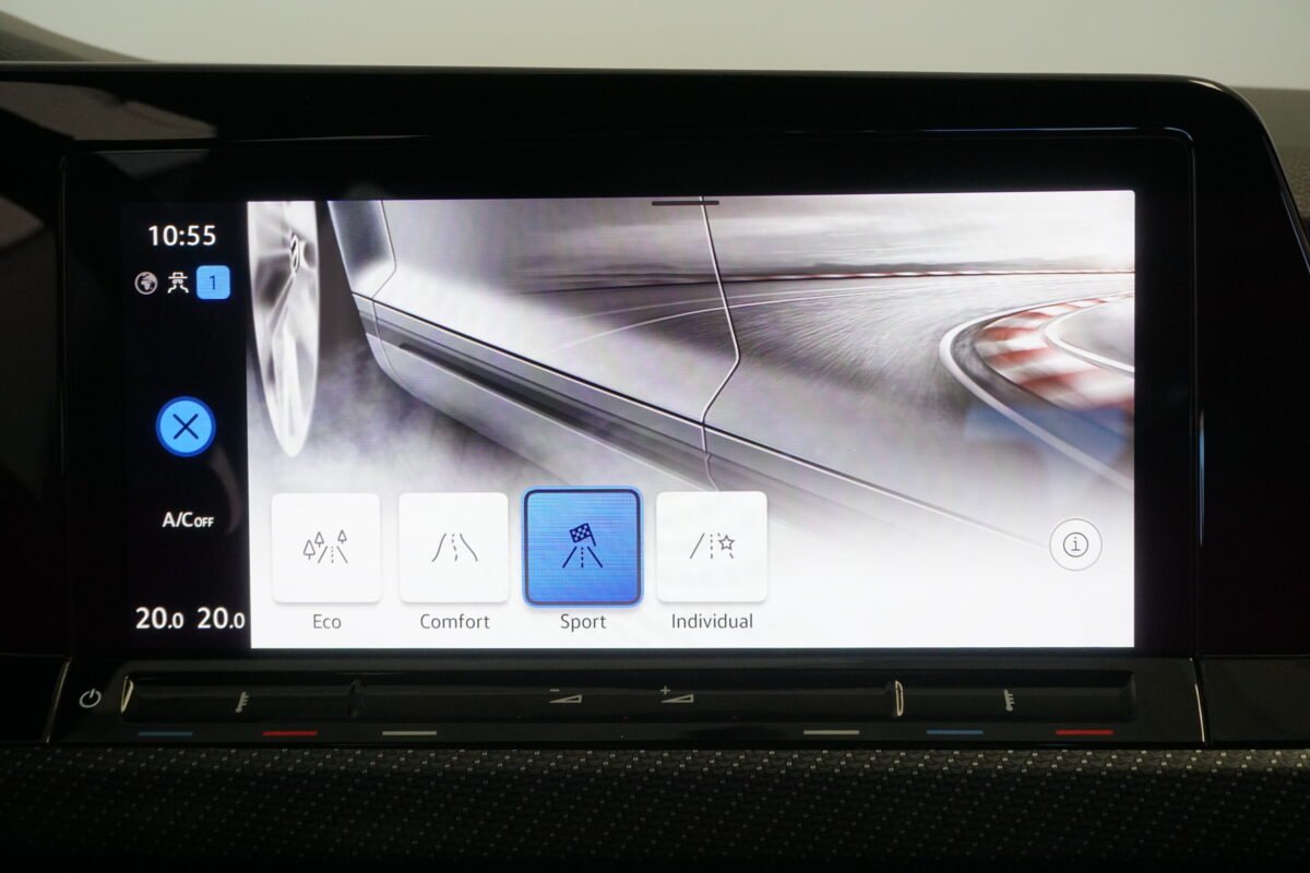 VOLKSWAGEN Golf R LINE 1.5 ETSI DSG 130 CV