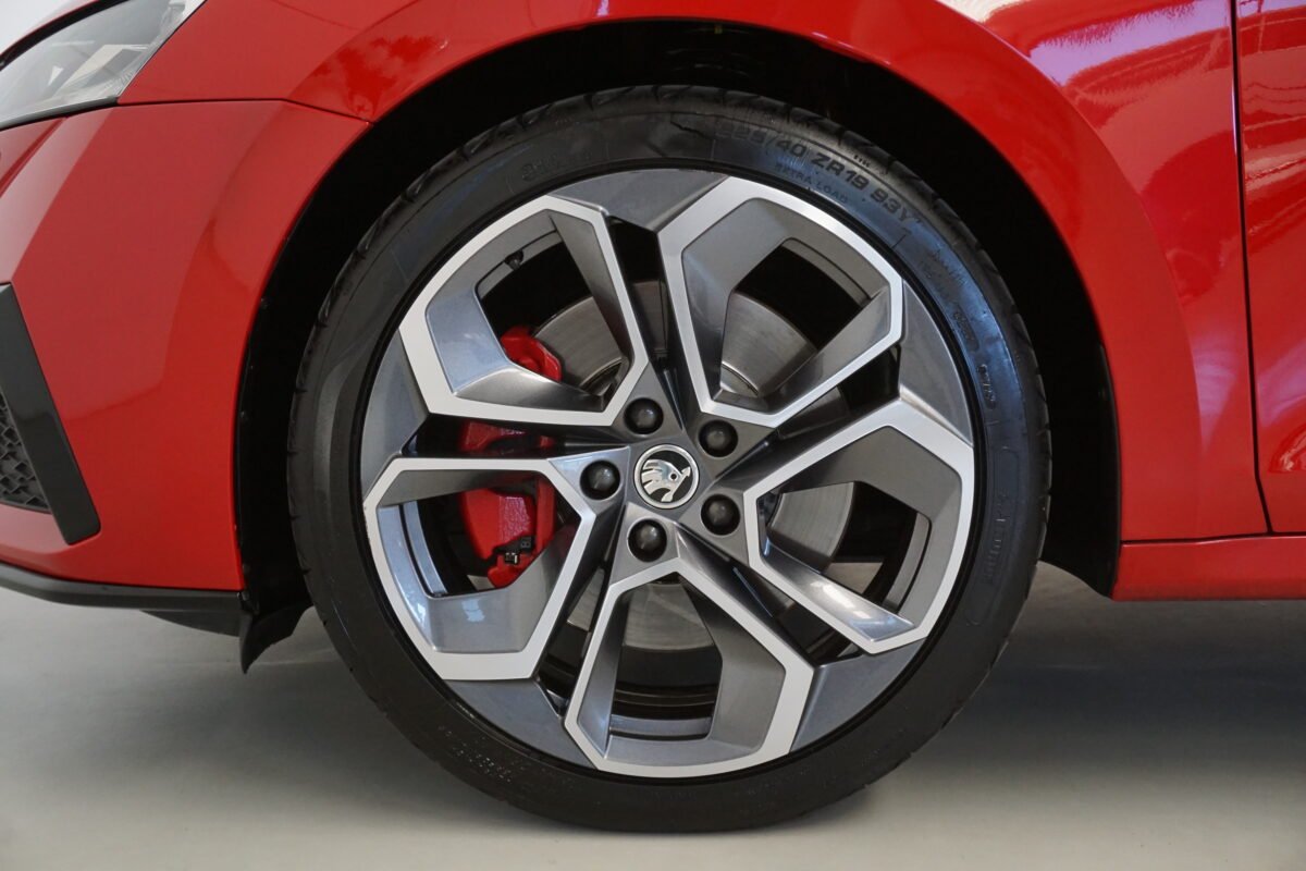 SKODA OCTAVIA COMBI RS 2.0 TSI DSG 245 CV