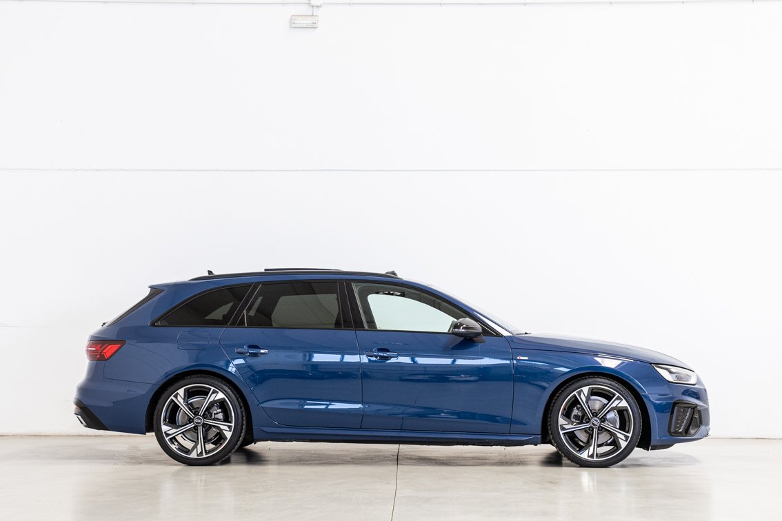 AUDI A4 Avant BLACK LINE 35 TDI S TRONIC 163 CV