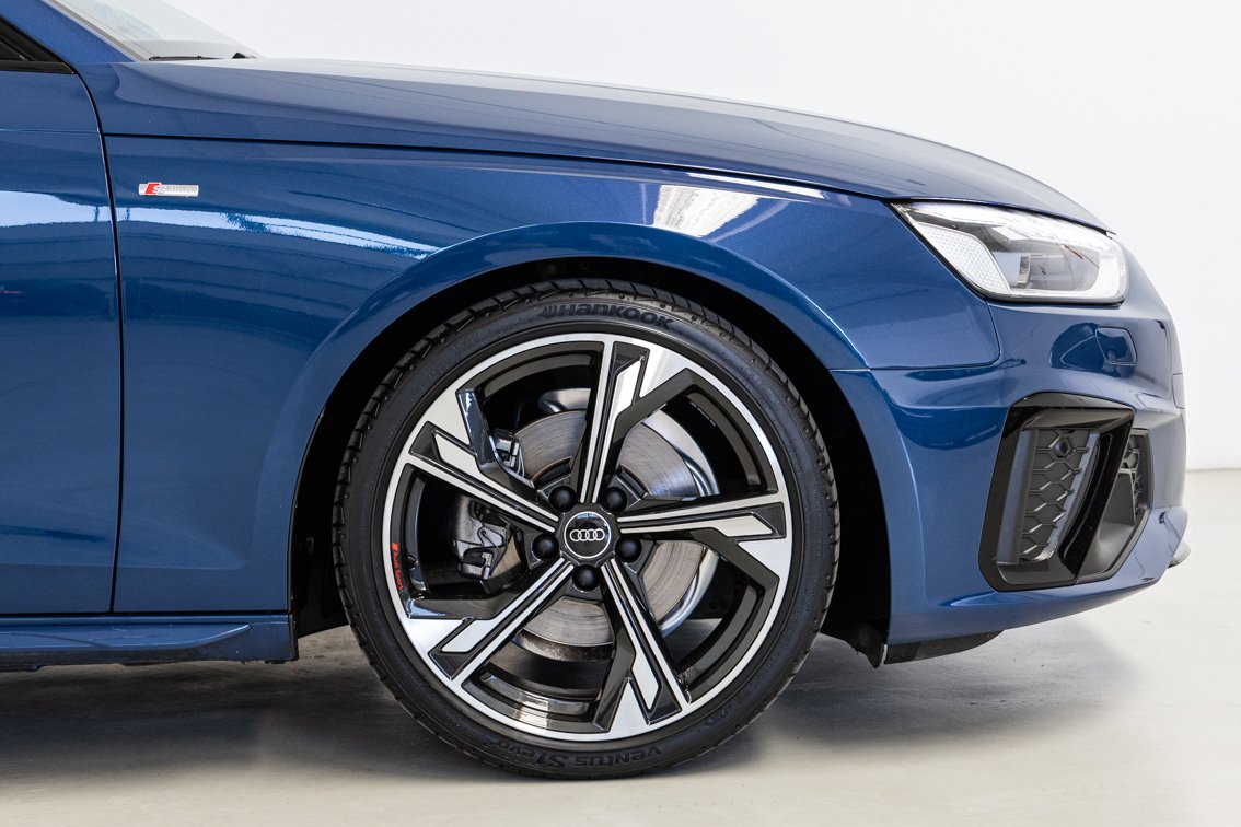 AUDI A4 Avant BLACK LINE 35 TDI S TRONIC 163 CV