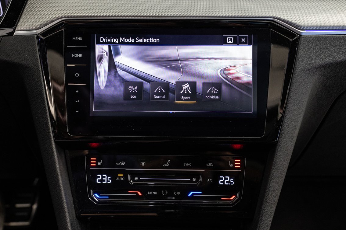 VOLKSWAGEN Passat Variant R LINE 2.0 TDI DSG 200 CV