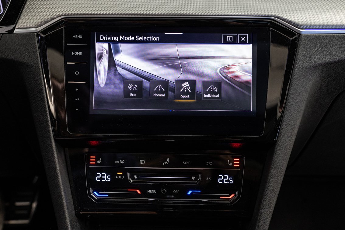 VOLKSWAGEN Passat Variant R LINE 2.0 TDI DSG 200 CV