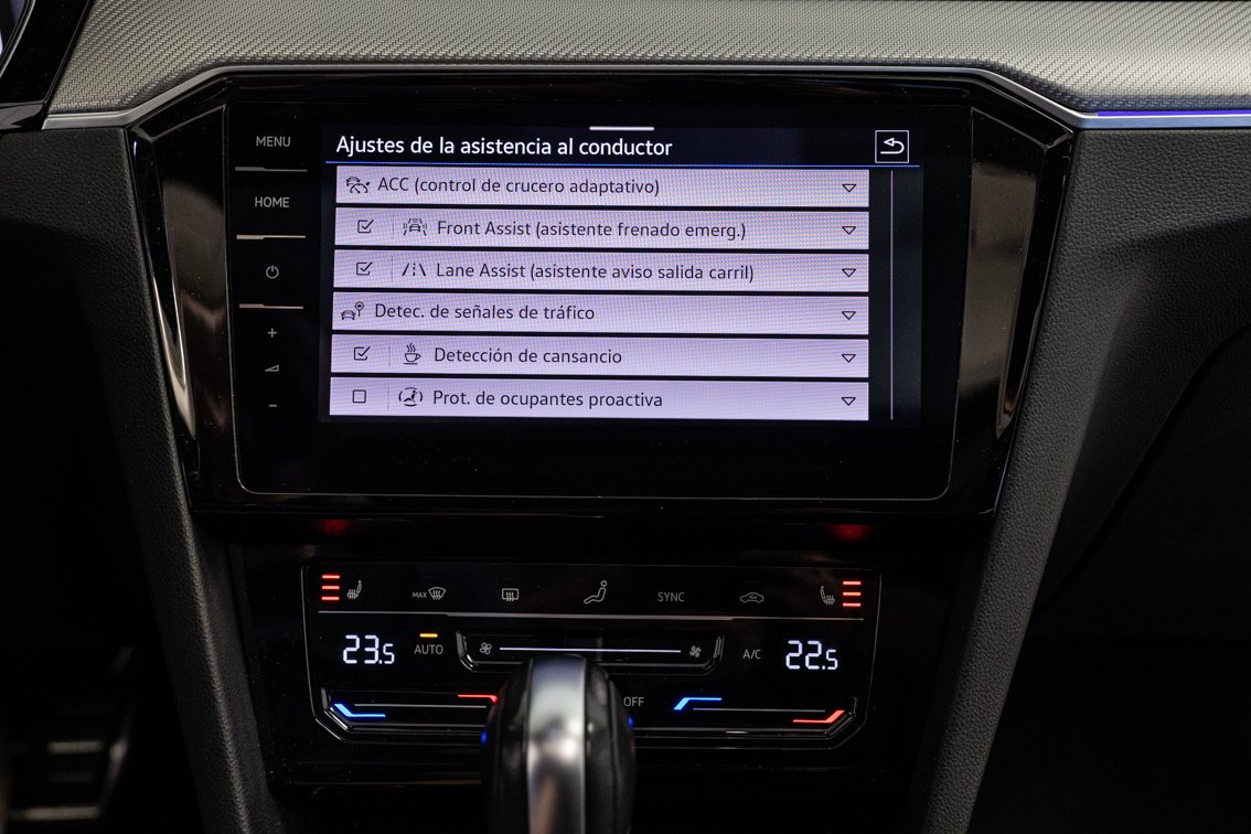 VOLKSWAGEN Passat Variant R LINE 2.0 TDI DSG 200 CV